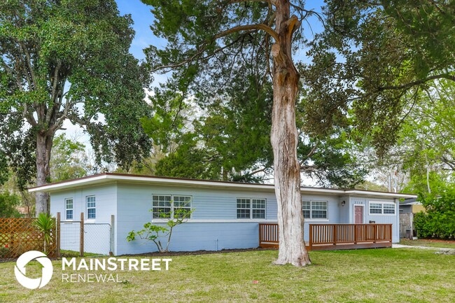 Building Photo - 3114 Hampton Ave E