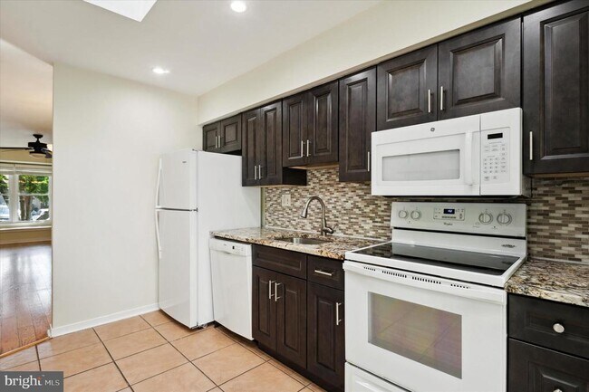 Foto del edificio - 4701 Cara Ct