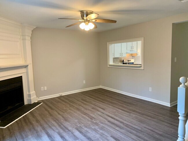 Building Photo - 1565 Oakpoint Dr