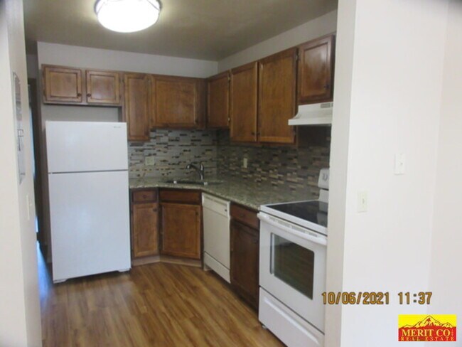 Building Photo - 6250 Village Ln