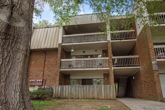 Building Photo - 500 Umstead Dr