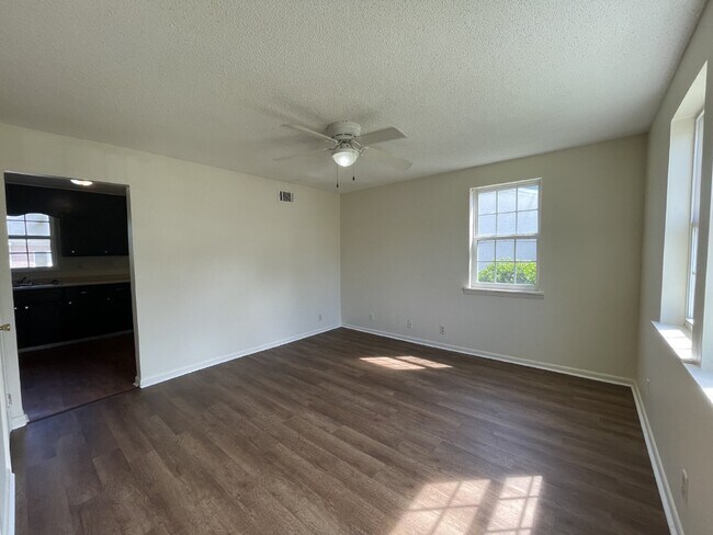 Foto del edificio - Apartment for Rent