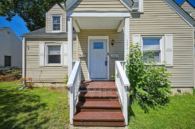Building Photo - 3841 Chatham Cir
