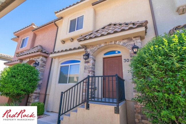 Building Photo - Dog Friendly, Stunning home in Southgate Townhomes