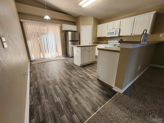 Building Photo - 1589 Galvin Ave