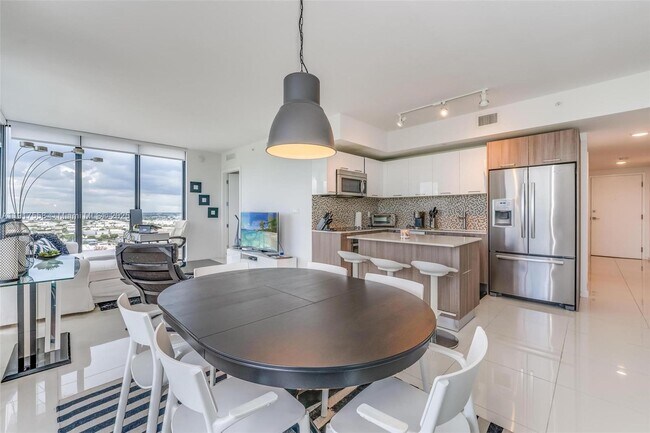 Foto del edificio - 5300 Paseo Blvd