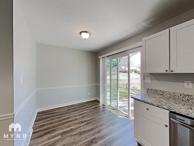 Foto del edificio - 4901 Craigwood Dr