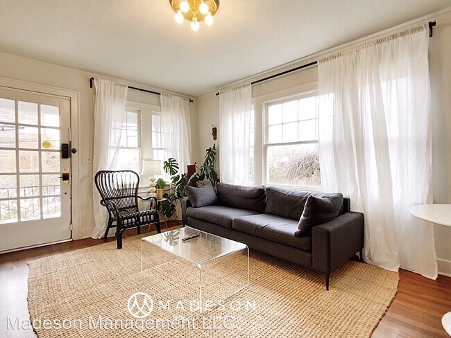 Building Photo - 2 br, 1 bath House - 416 16th Avenue South