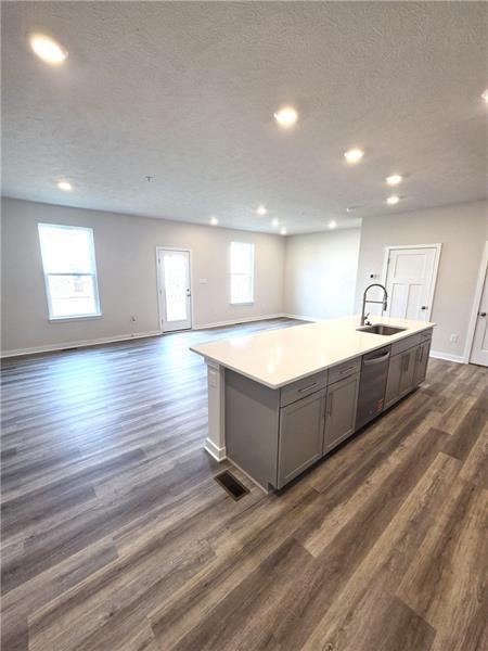 Building Photo - 1008 Madisyn