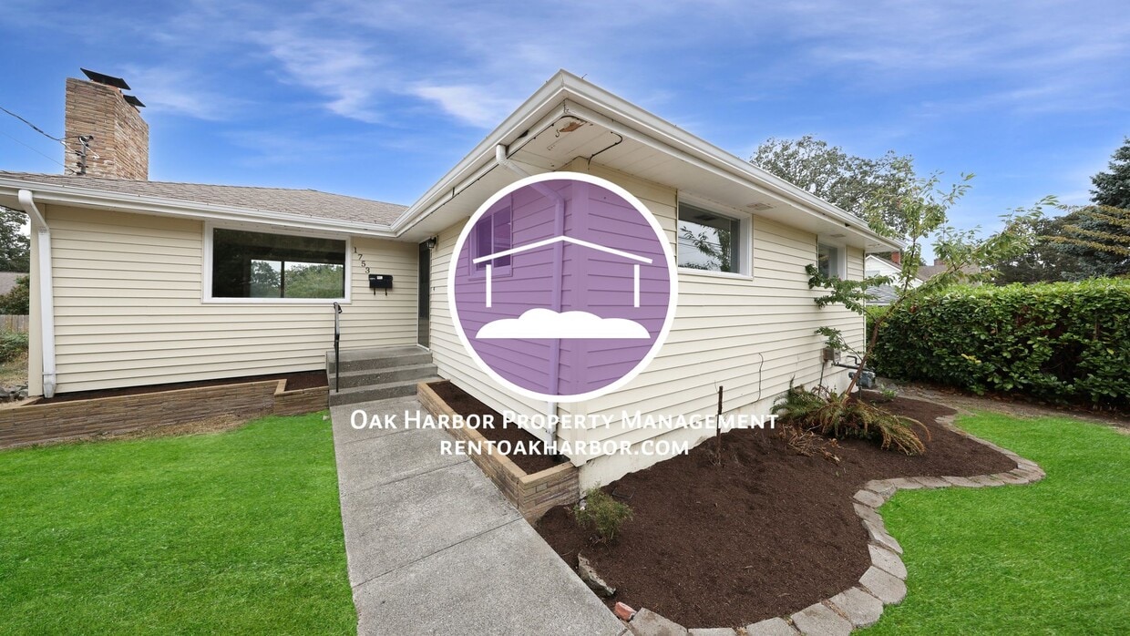 Primary Photo - 3 Bed 2.5 Bath - Pet Friendly - Landscapin...