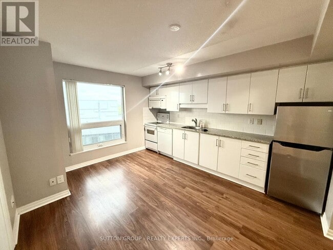 Building Photo - 30 Herons Hl Wy