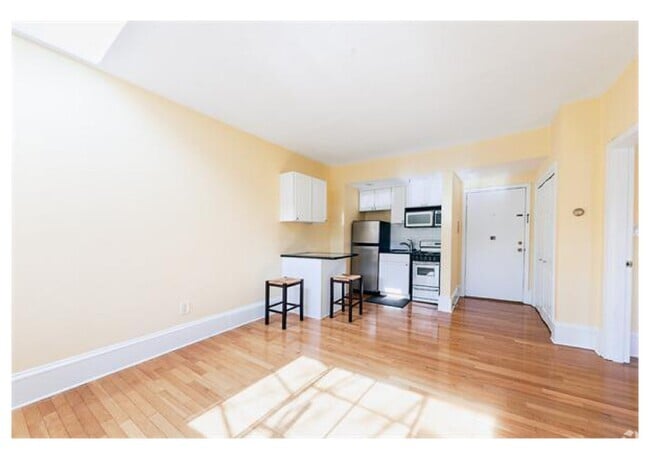Building Photo - 511 Beacon St