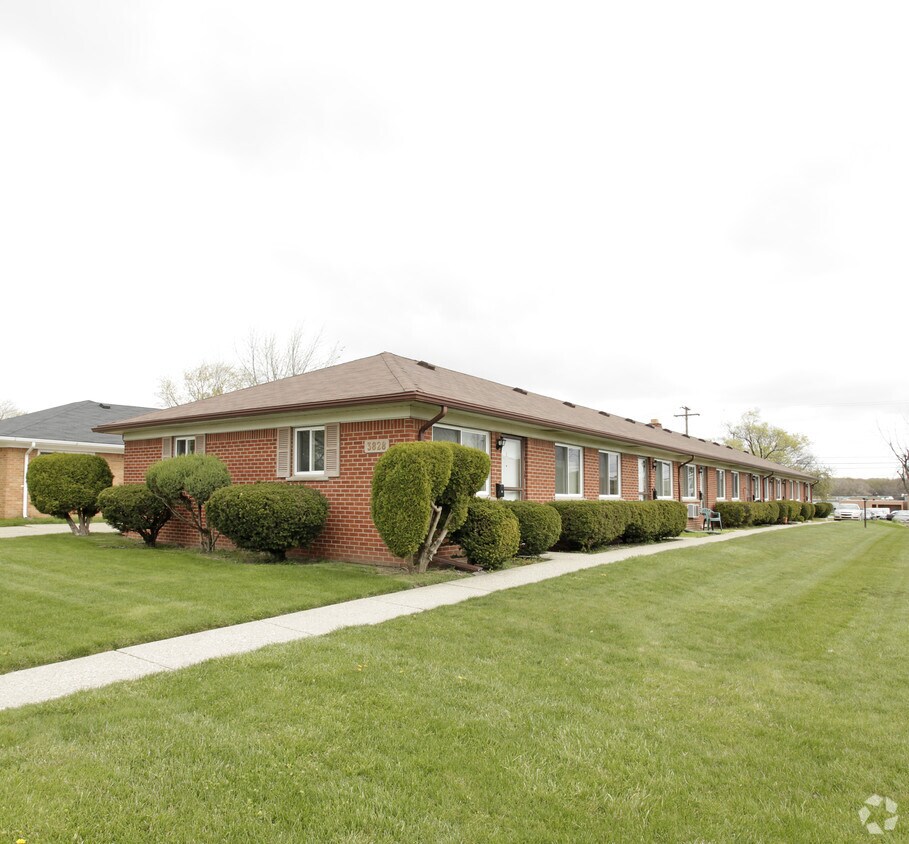 Primary Photo - 3828 Devon Rd