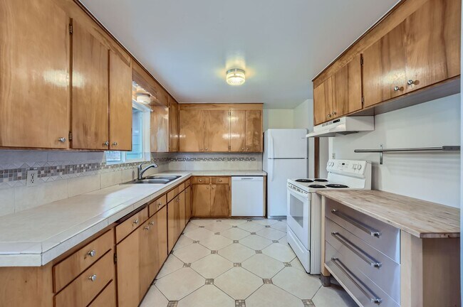 Building Photo - 4012 S 288th St