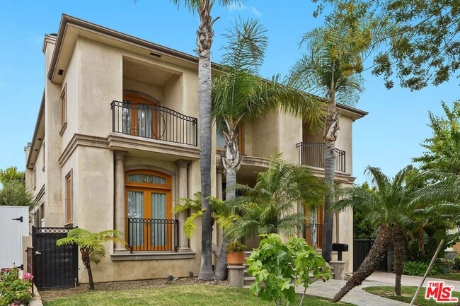 Foto del edificio - 9033 Cresta Dr