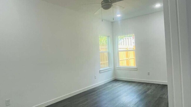 Building Photo - ? Brand-New Unit – 3 Bedrooms, 2.5 Bathrooms ?