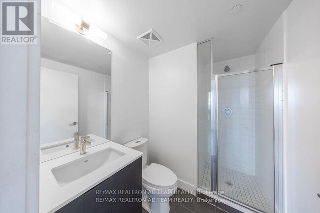 Building Photo - 1350 Ellesmere Rd