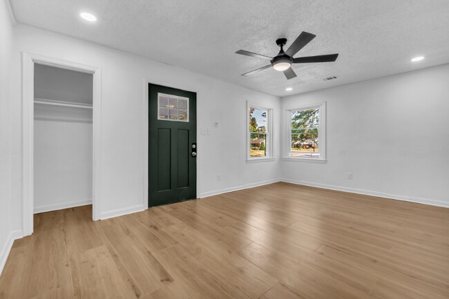 Foto del edificio - 3253 Kimball Ave