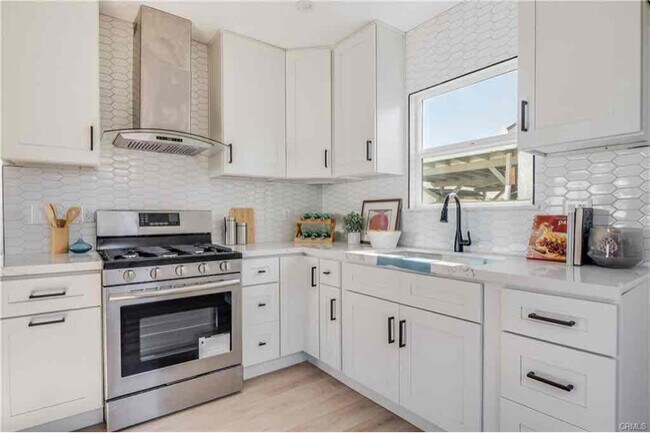 Building Photo - 3844 W 58th Pl