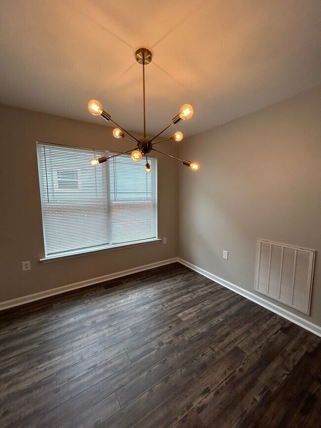 Foto del edificio - Modern 3 Beds | Bonus Room | 2.5 Baths | D...