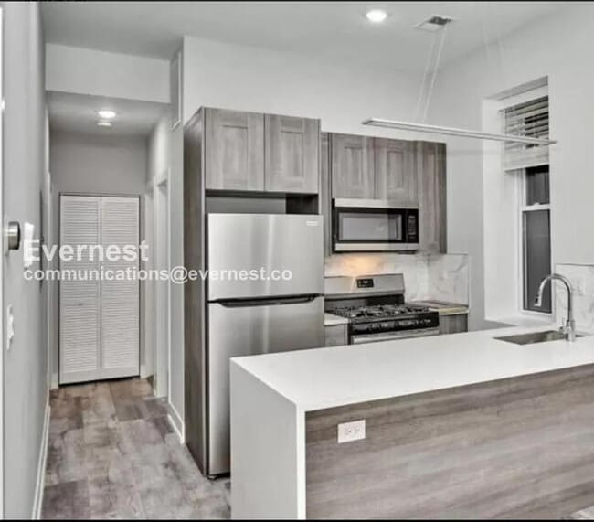 Building Photo - 3527 S Damen Ave