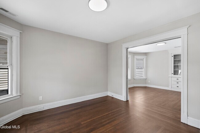 Foto del edificio - 216 Delaware Ave