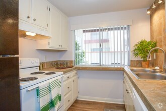 El Cordova Apartments photo'