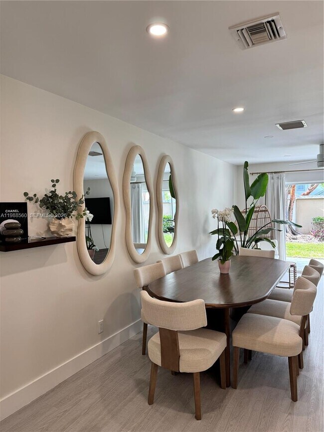 Foto del edificio - 4453 SW 11th Pl