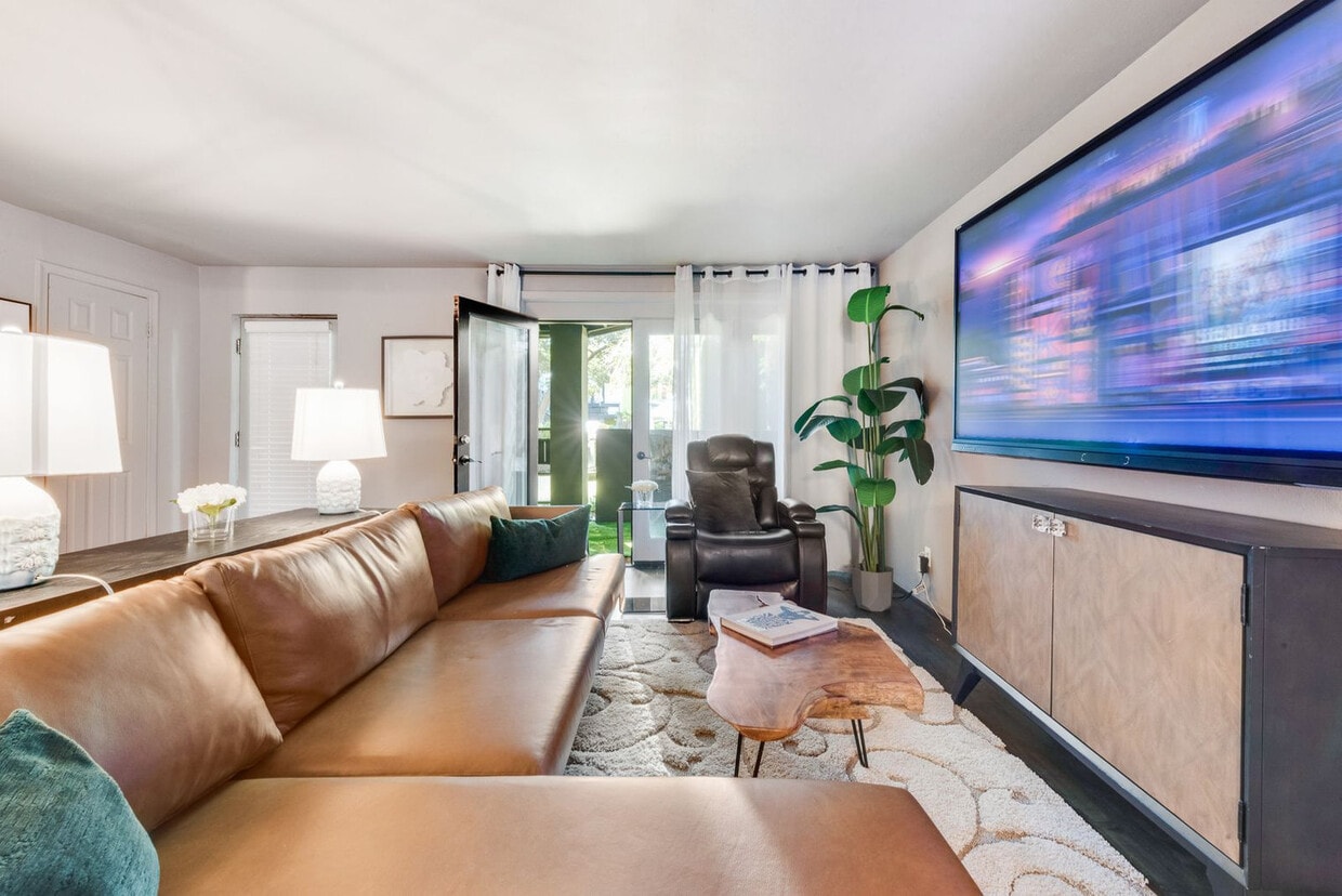 Photo - 6011 Gaston Ave (Dallas, TX)