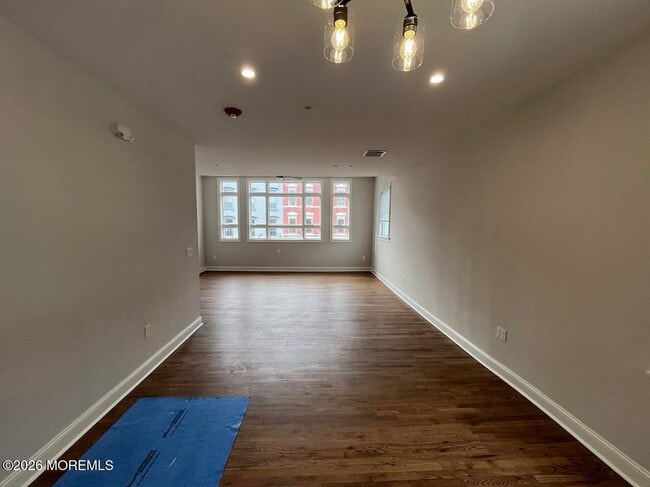 Building Photo - 35 Broad St