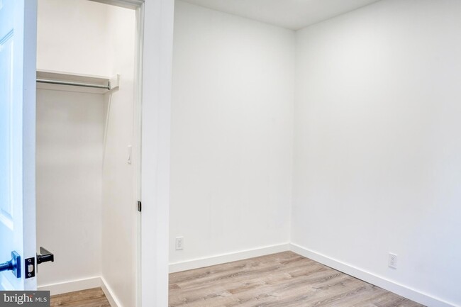 Foto del edificio - 6366 Rogers Ave