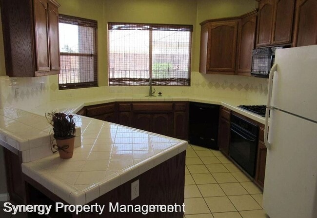 Building Photo - 4 br, 2 bath House - 2716 Silver Shore Lane