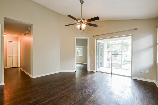 Building Photo - 813 Heather Glen Cir