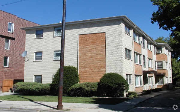 Primary Photo - 5830-5832 W Lawrence Ave
