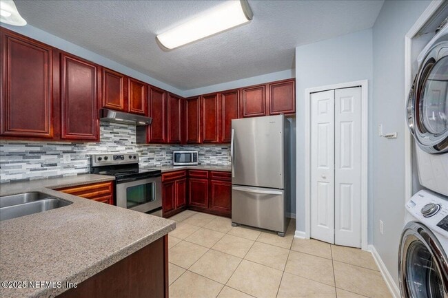 Building Photo - 8227 Lobster Bay Ct