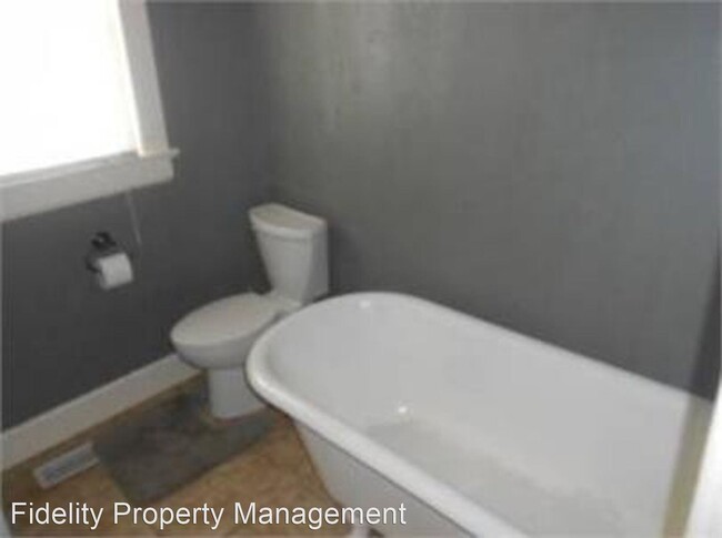 4 br, 2 bath House - 722 S McCann photo'