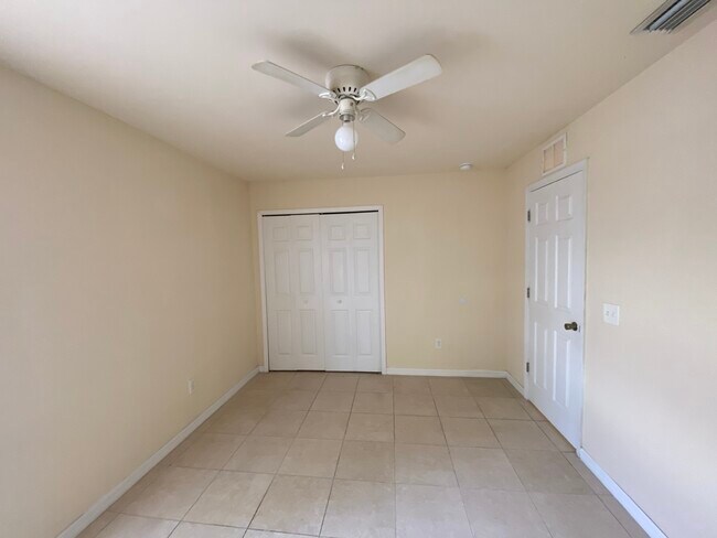 Foto del edificio - 910 SE 12th Terrace