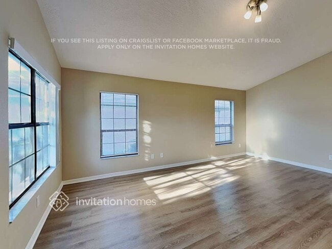 Building Photo - 1453 Hyde Park Dr