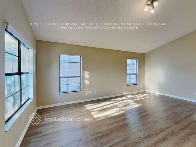 Foto del edificio - 1453 Hyde Park Dr