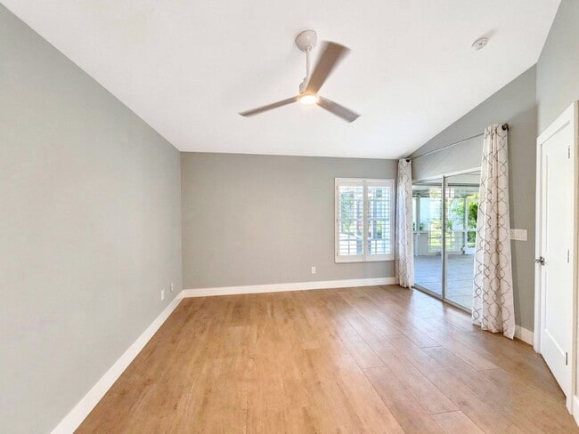 Building Photo - Beautifully renovated 3/2 home now available in the desirable Villages at Country Creek!