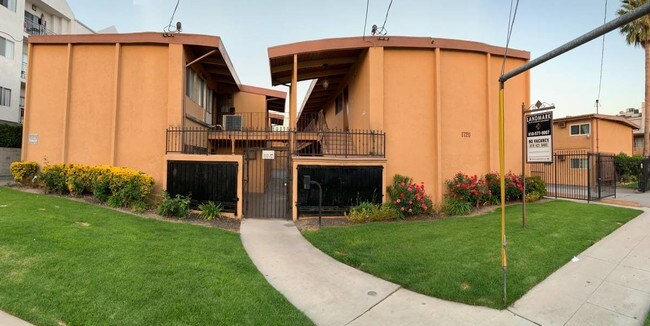Building Photo - 1720 Grismer Ave
