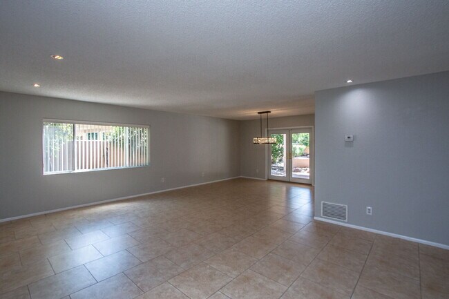 Foto del edificio - 4BR Entertainers Dream, McCormick Ranch