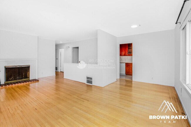 Building Photo - 76 Los Palmos Dr
