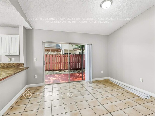 Foto del edificio - 13248 NW 10th St