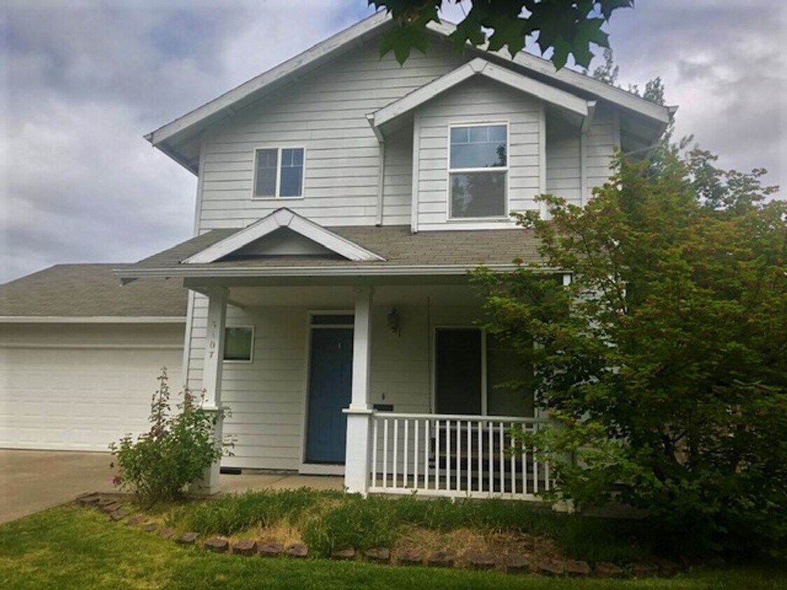 Primary Photo - 3107 Periwinkle St