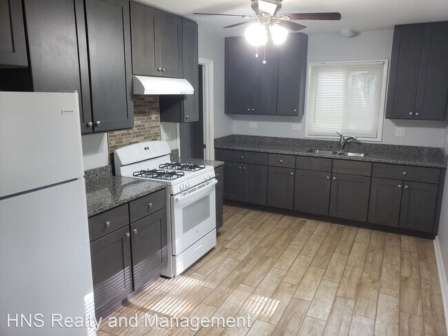 Foto del edificio - 3 br, 1 bath House - 15423 Dorchester Avenue