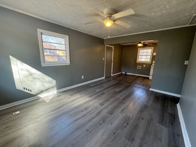 Foto del edificio - 2302 Vestal Ave