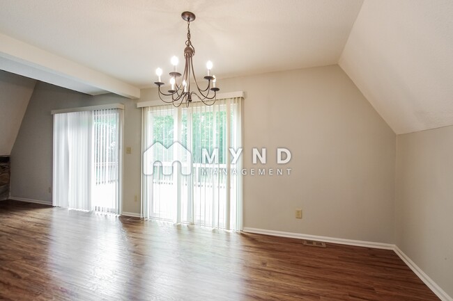 Foto del edificio - 12208 Rock Canyon Dr