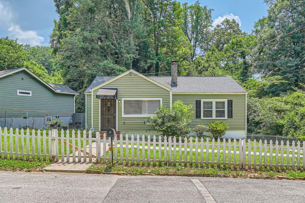 Foto principal - 1744 S Olympian Way SW