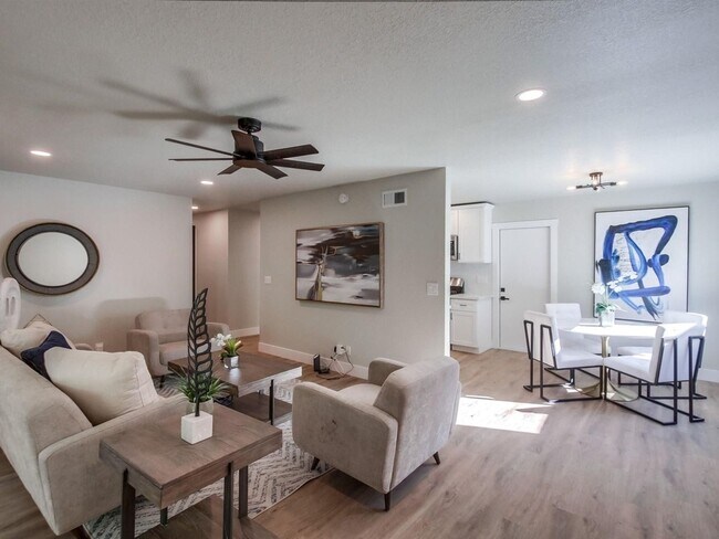 Building Photo - 4 Bedroom Single Family Home in San Diego